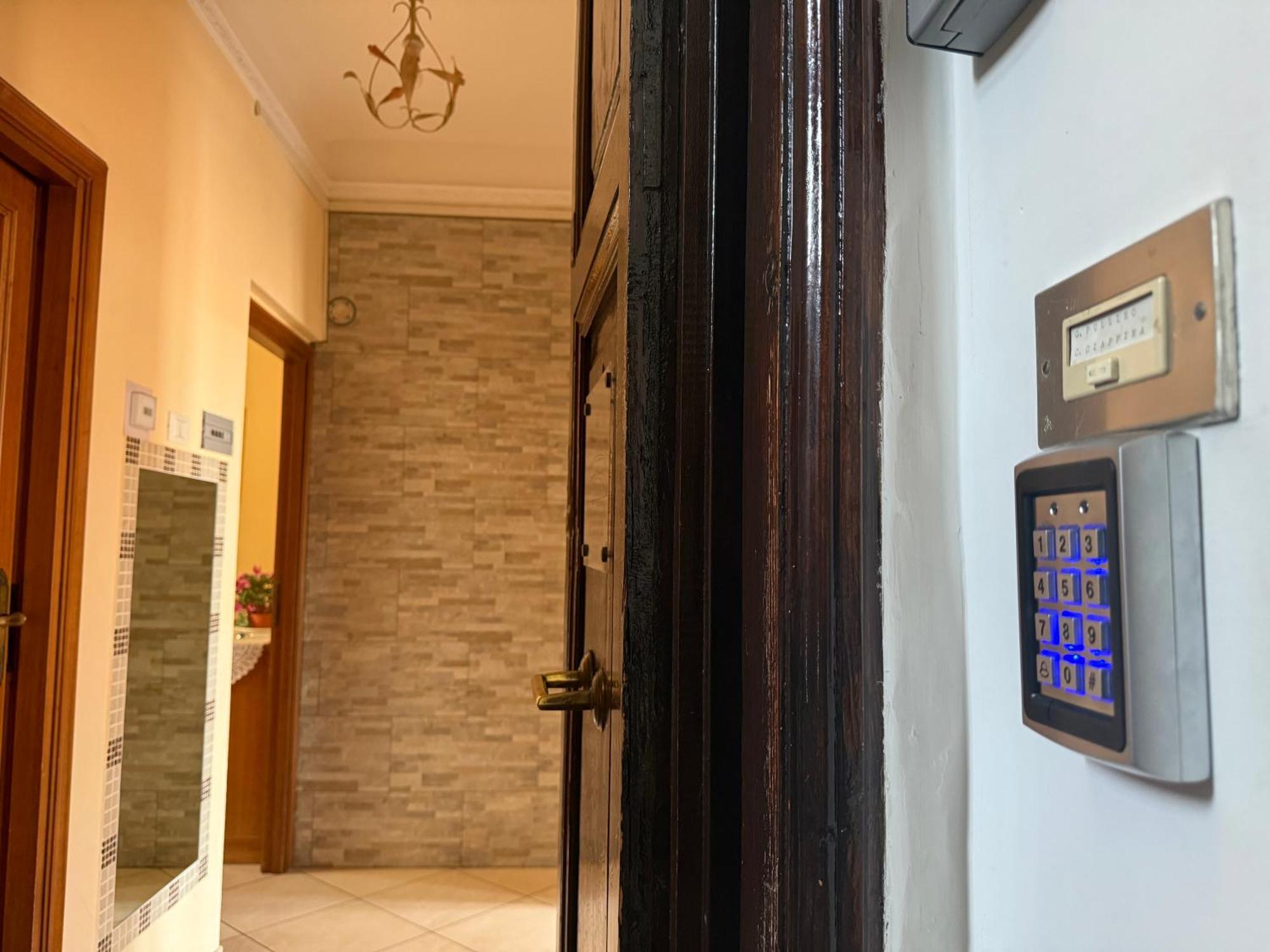 شقة Anthony House, Anthony Floor 3, Castro Pretorio روما المظهر الخارجي الصورة